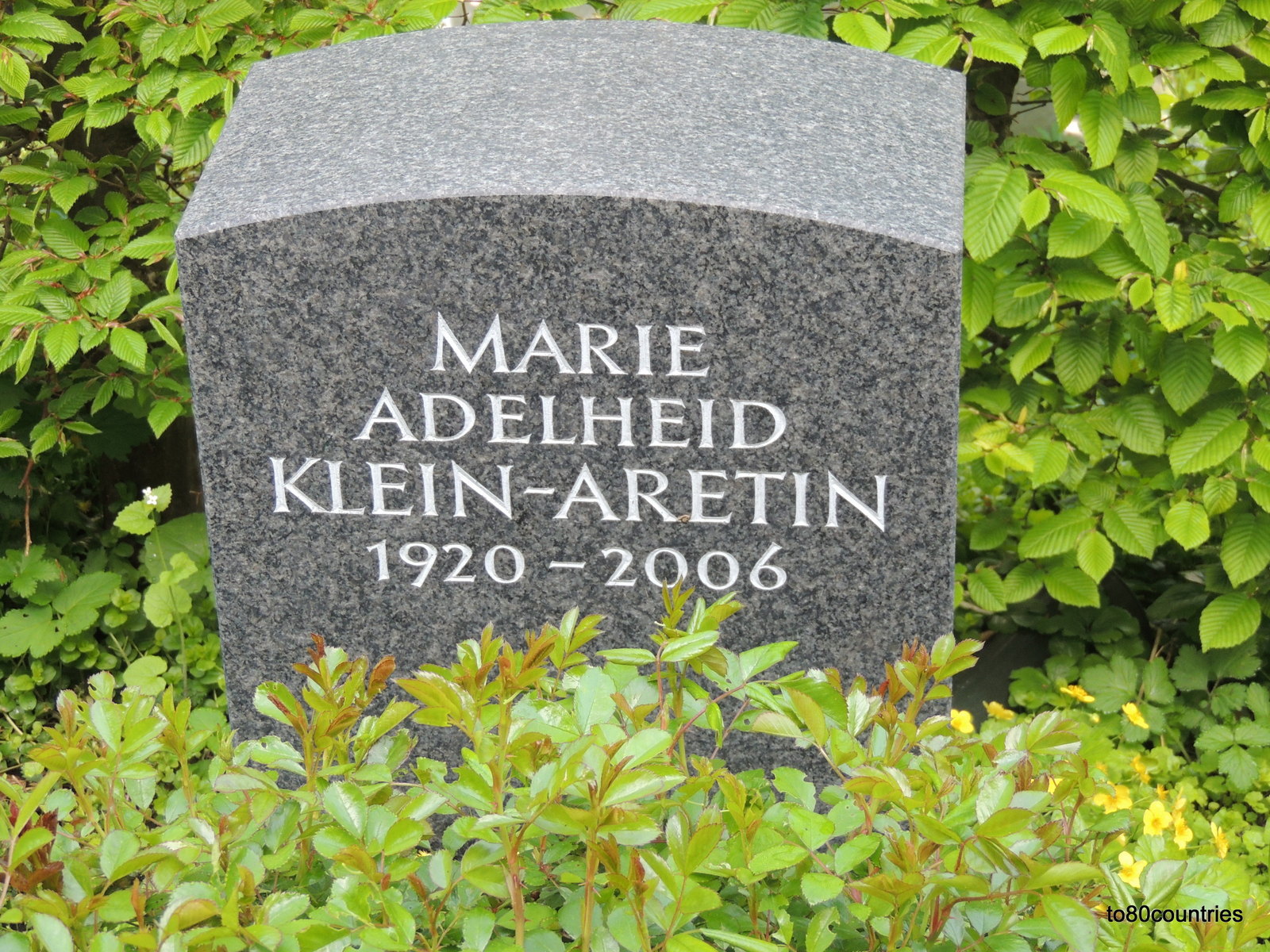 Prominentengräber: Annette von Aretin - Nordfriedhof München