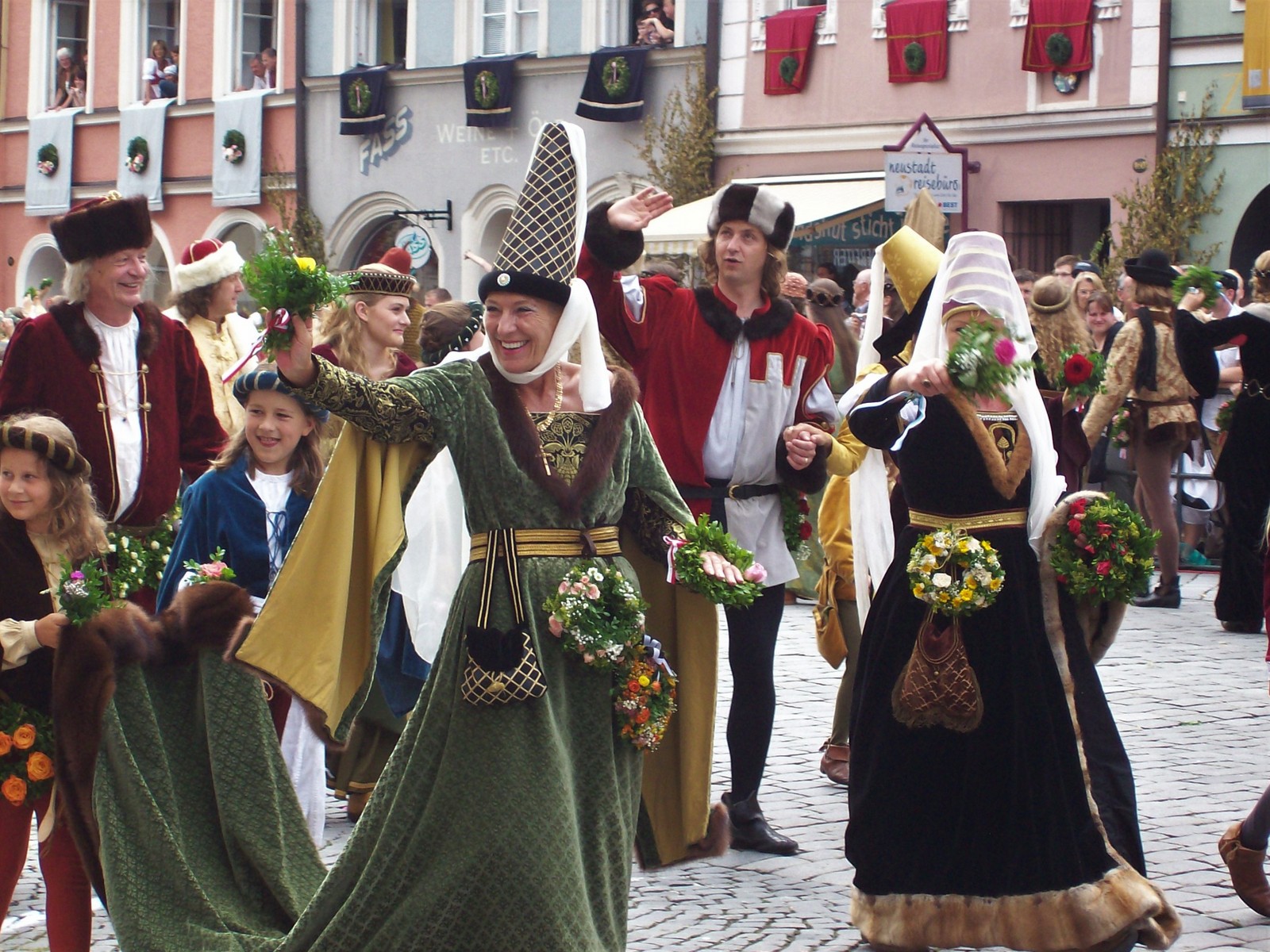 Die Landshuter Hochzeit Und Die Alte Herzogstadt An Der Isar