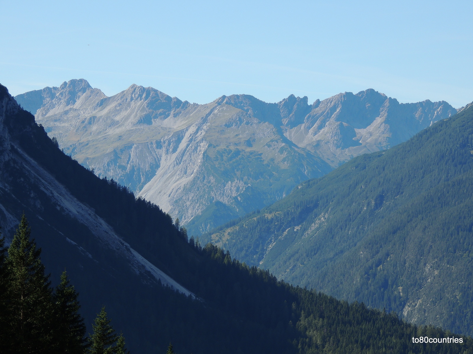 Lechtaler Alpen mit Loreakopf (links)