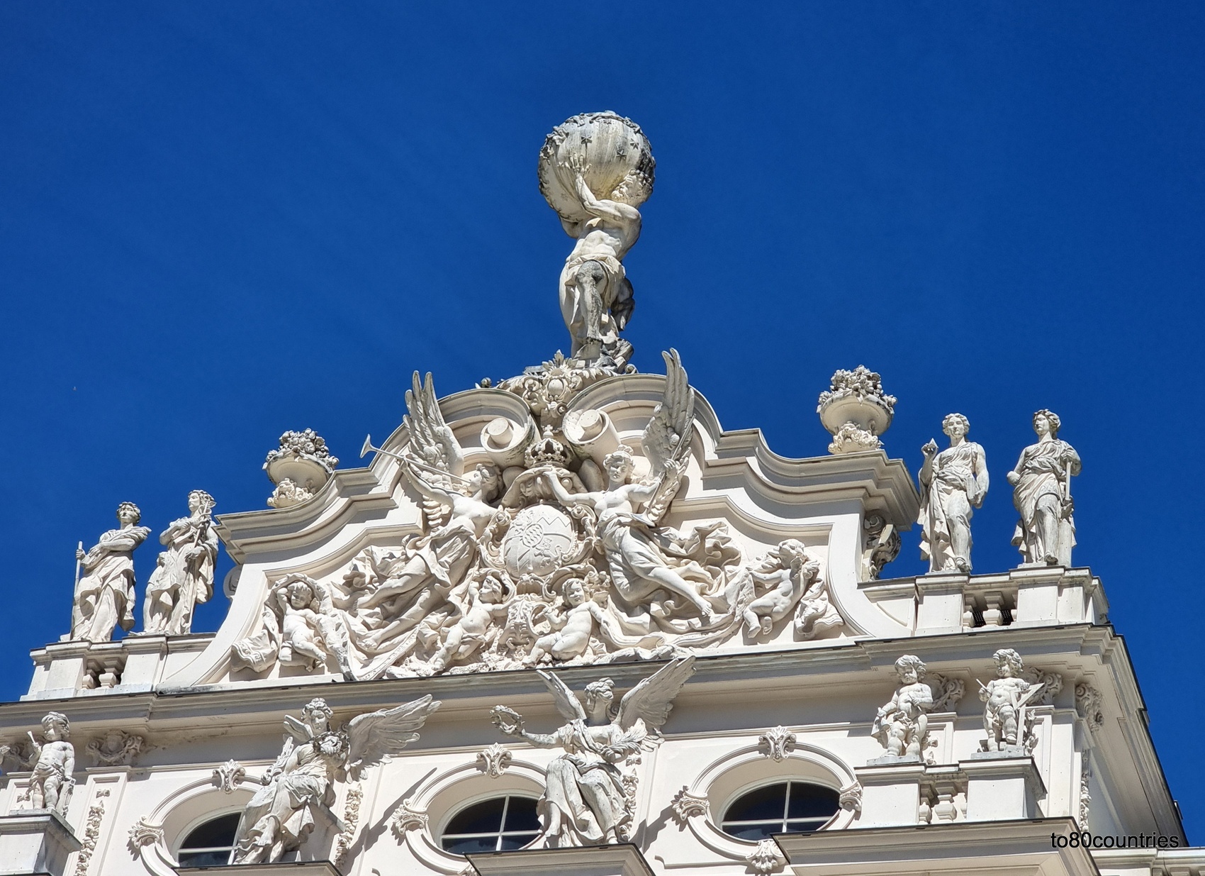 Schloss Linderhod - Hauptfassade - Giebel
