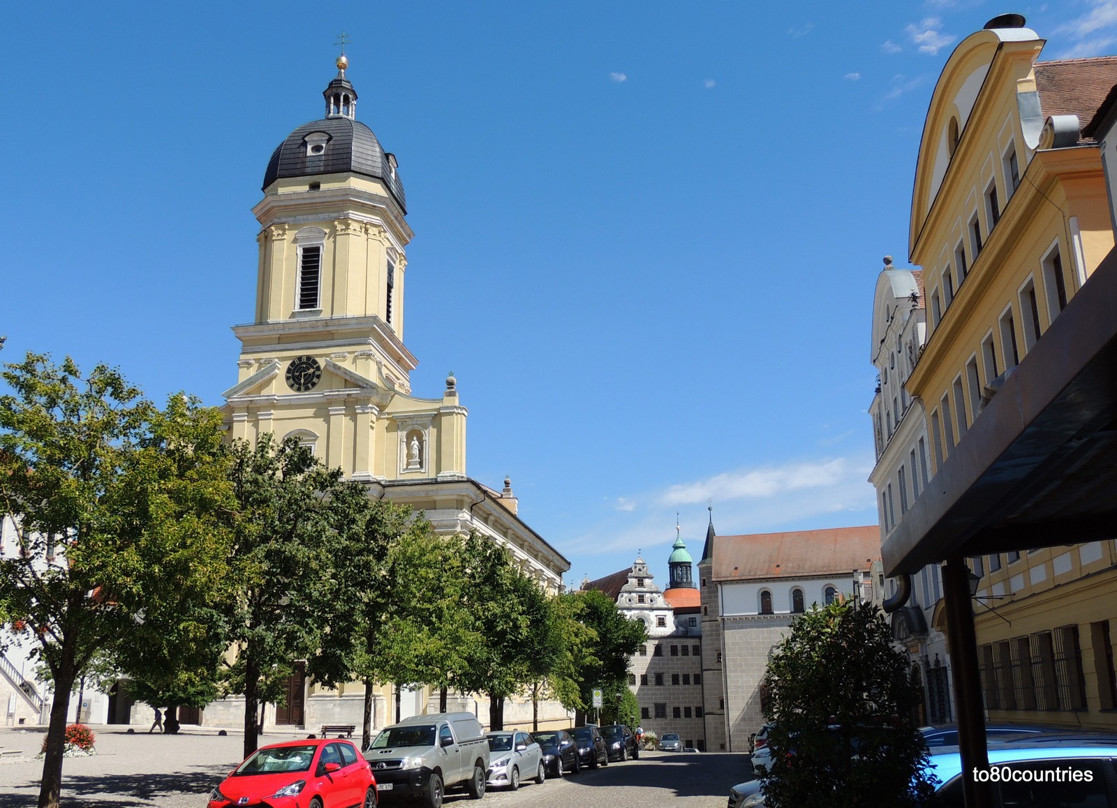 Karlsplatz mit Hofkirche - Neuburg an der Donau