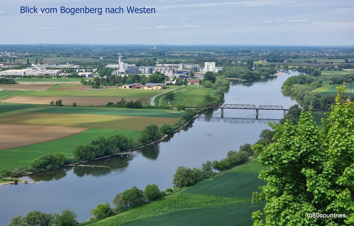 Blick vom Bogenberg nach Westen