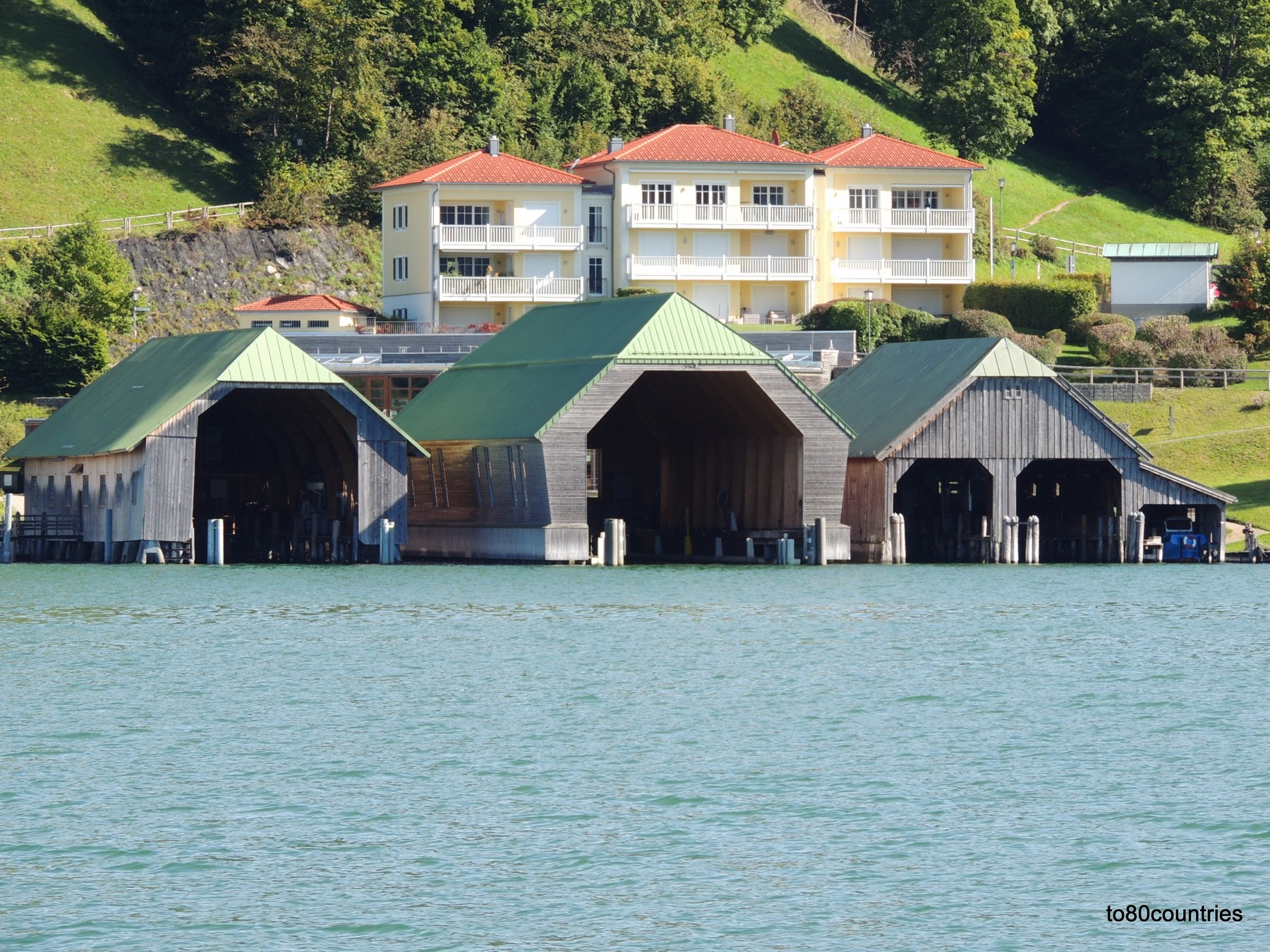 Bootshäuser der Staatlichen Seenschifffahrt auf dem Tegernsee