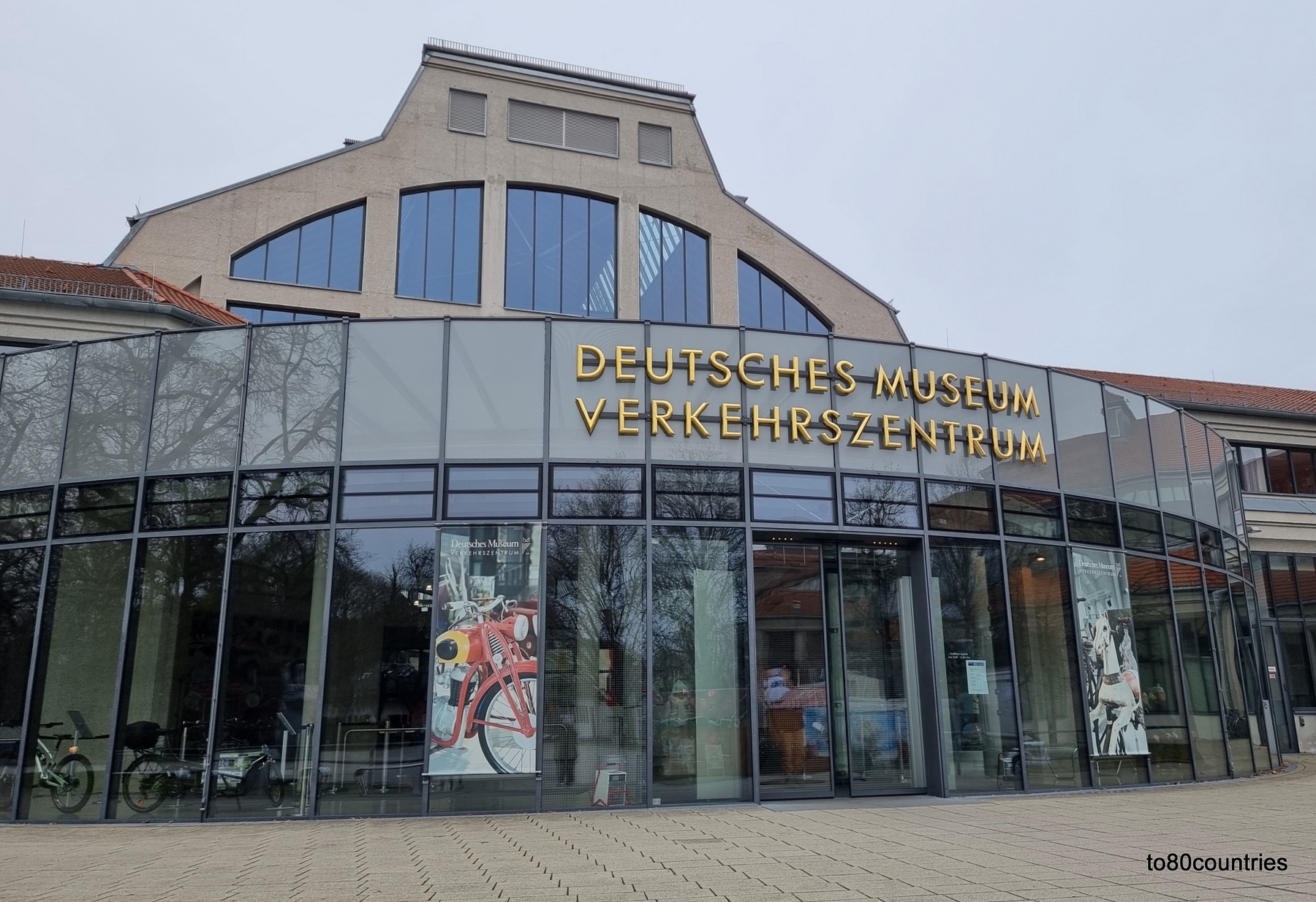 Verkehrsmuseum Theresienhöhe - Forum und Eingang