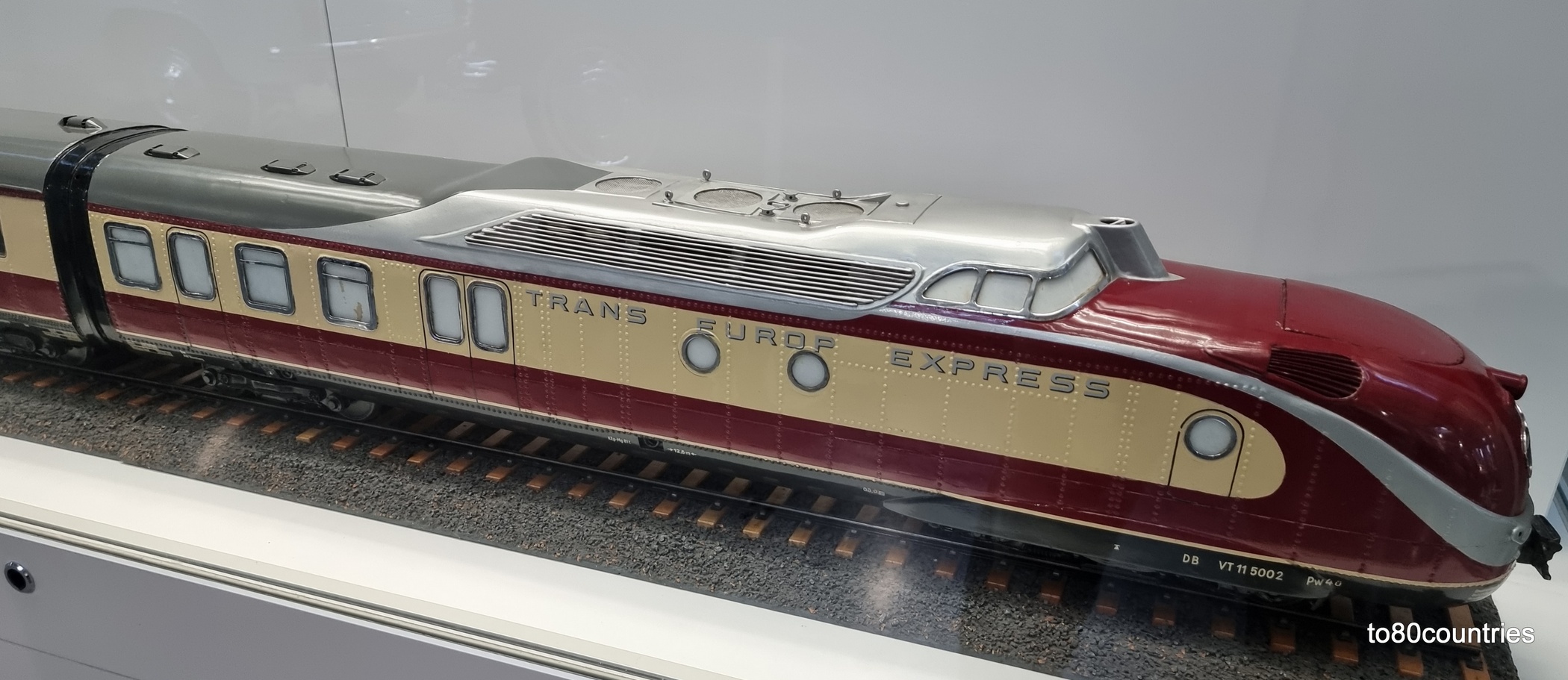 Verkehrszentrum des Deutschen Museums - Modell der TEE-Deutschland Dieselzuggarnitur VT 11.5