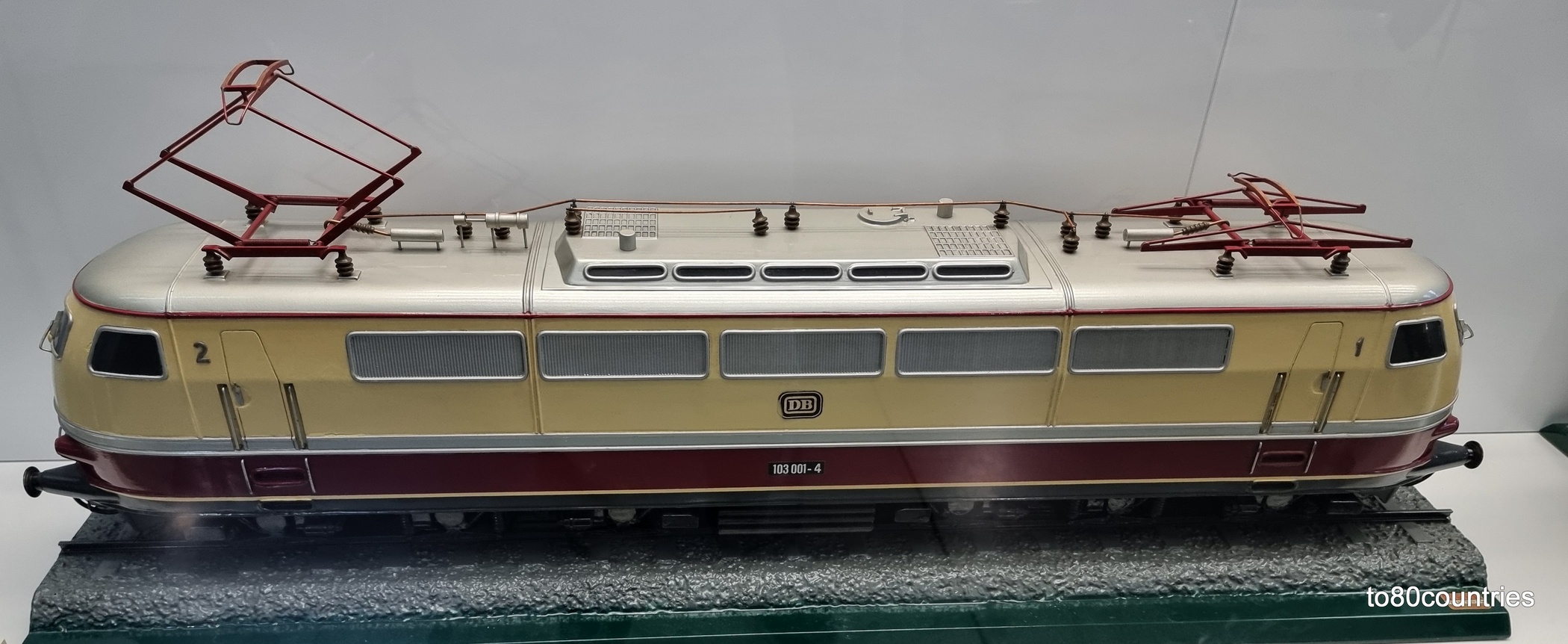 Verkehrszentrum des Deutschen Museums - Schnellfahr-E-Lok 103