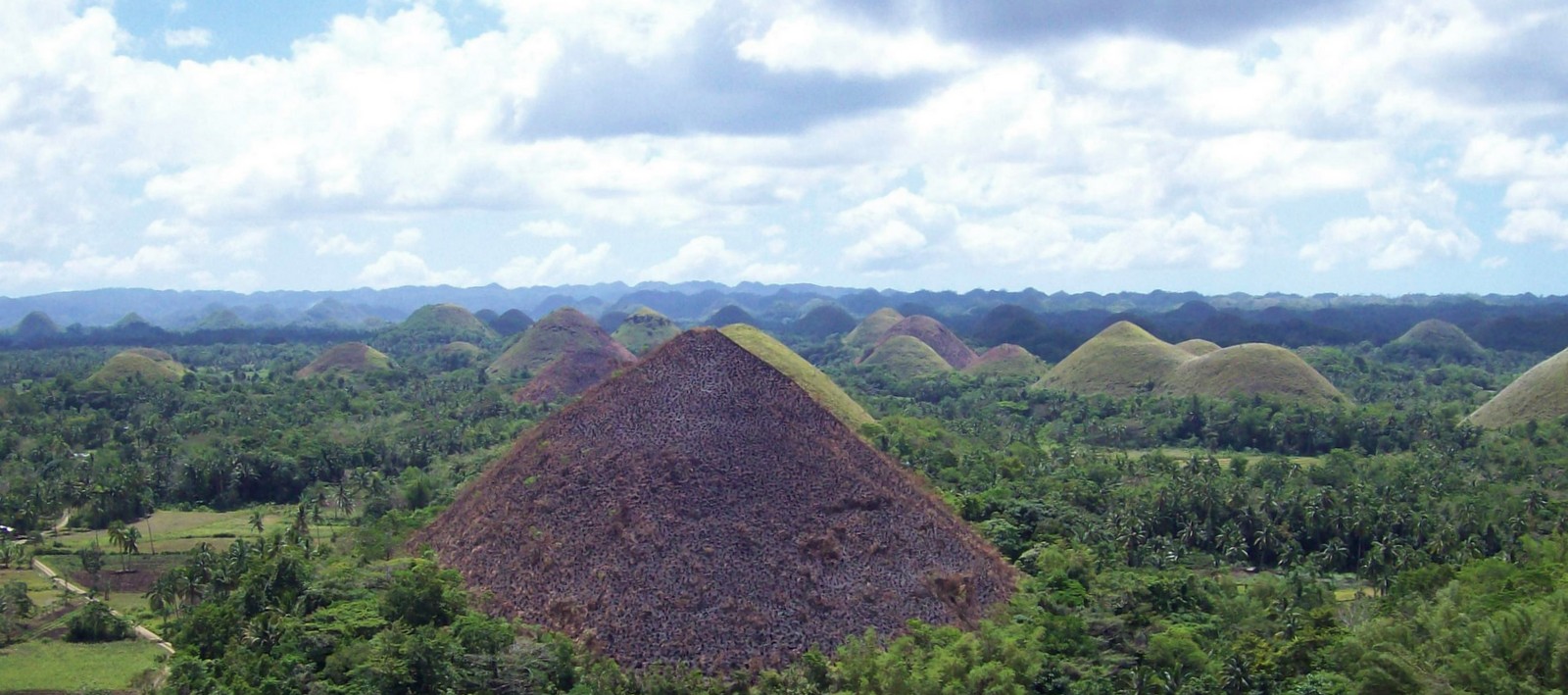 Chocolate Hills auf Bohol - Asien