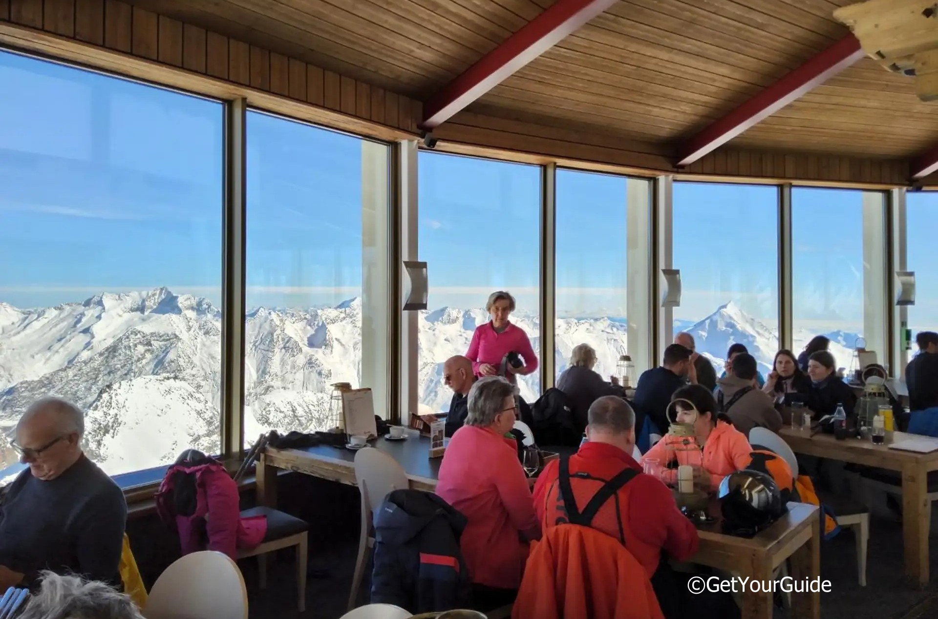 Gletscherskigebiet Saas Fee - Drehrestaurant
