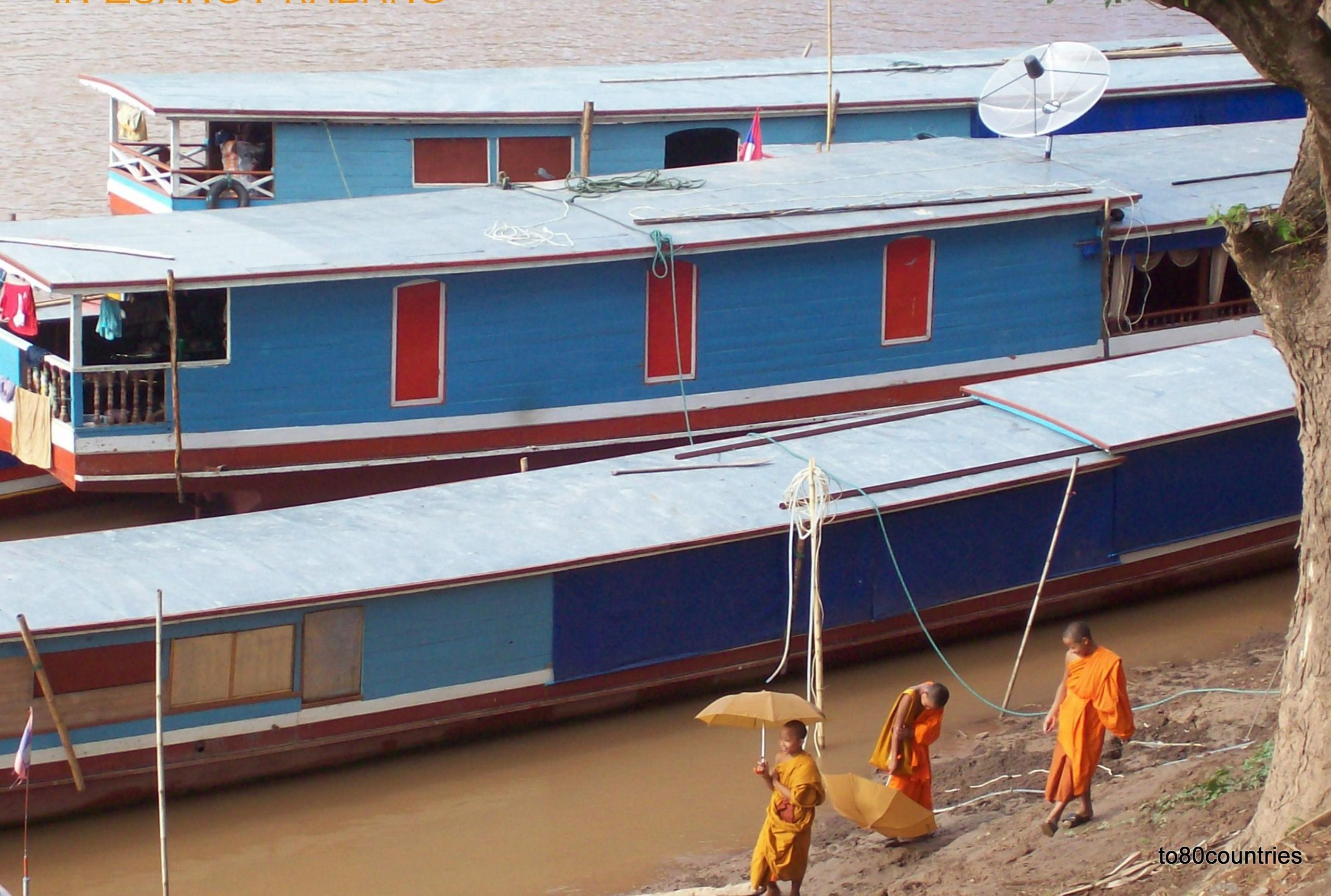 Kajütboote auf dem Mekong in Laos