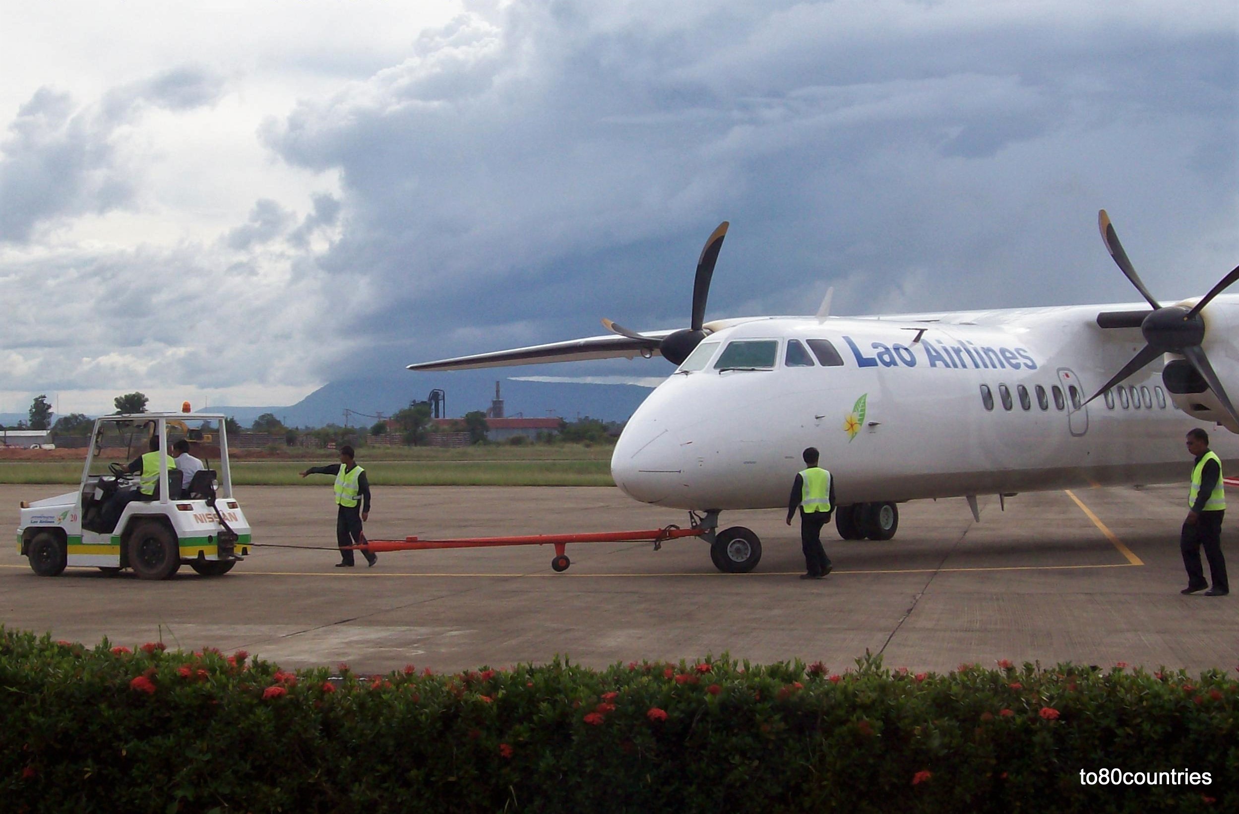 Lao Airlines Flug Luang Prabang - Paksé - Siem Reap von der Landebahn abgekommen