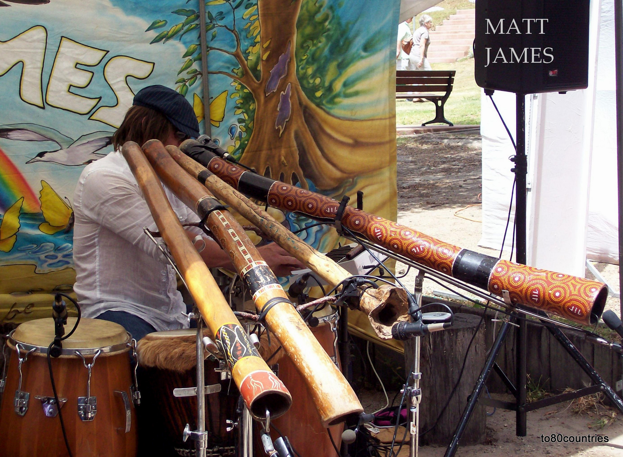 Matt James mit seinen Digeridoos - Eumundi Market