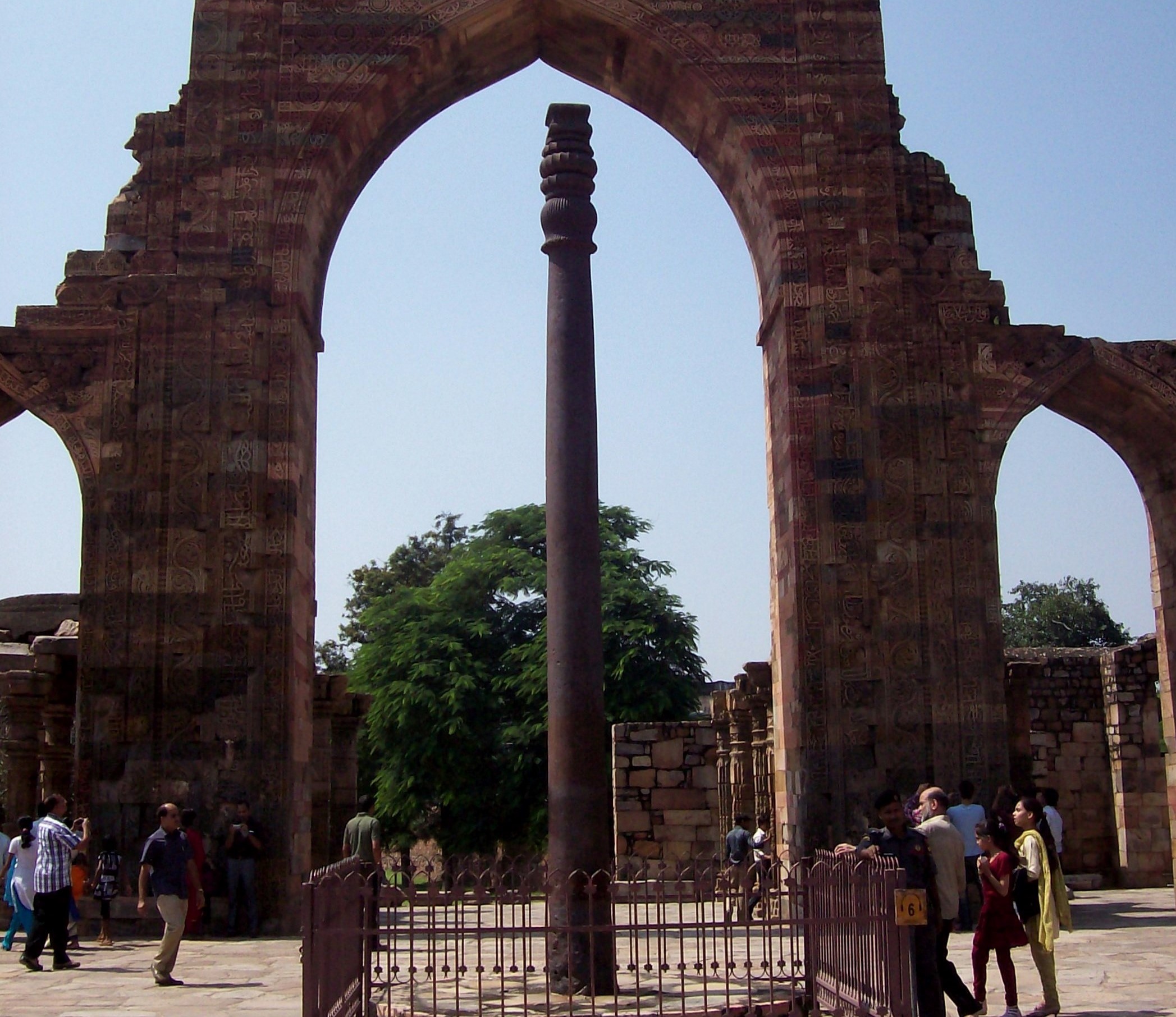 Kutub Minar - Eisensäule aus Bihar - New Delhi