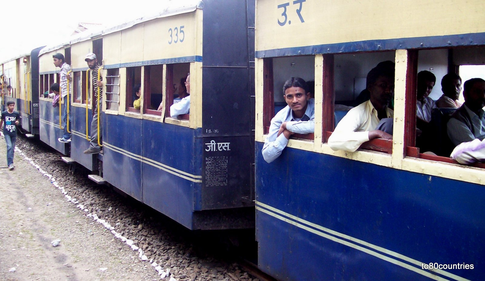 Kalka-Shimla-Bahn im Himalaja-Vorgebirge