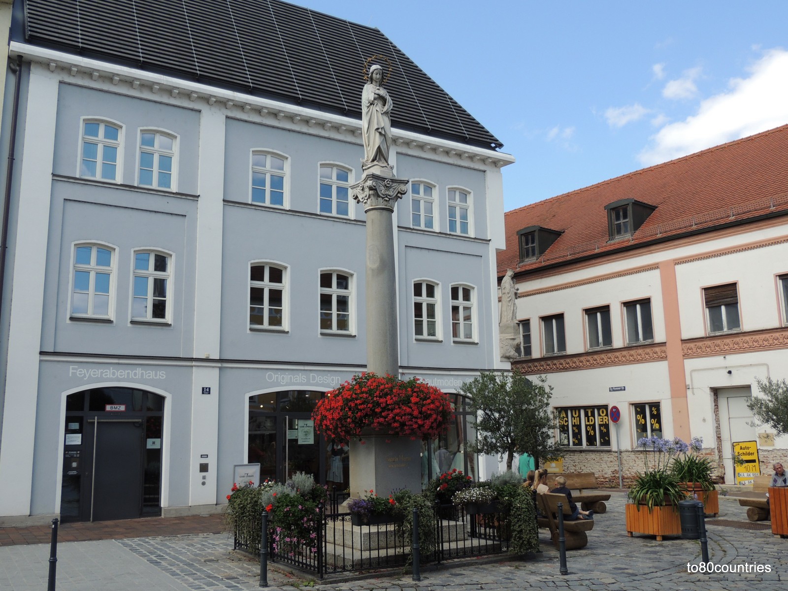 Moosburg - Stadtplatz mit Mariensäule