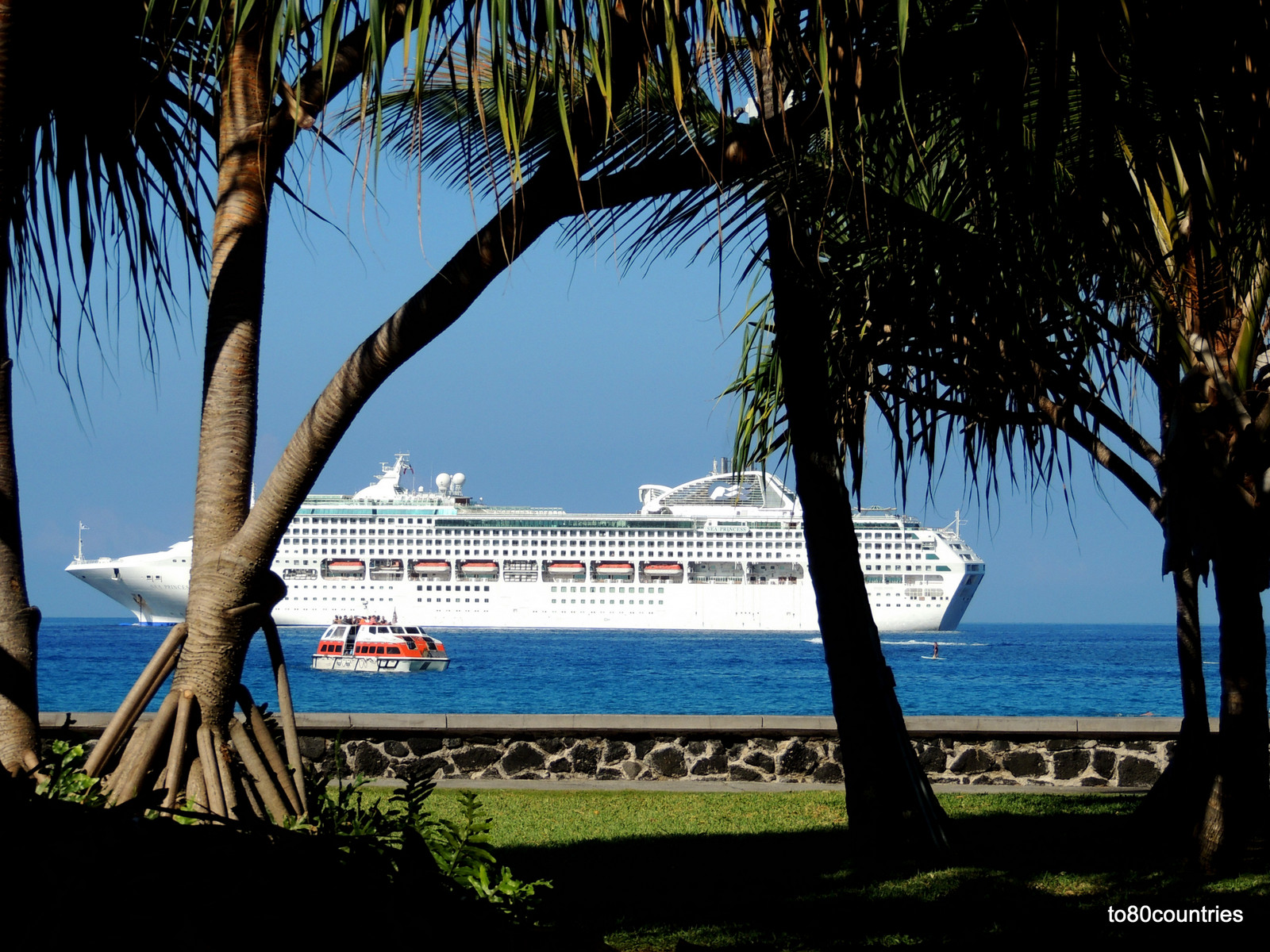 Kreuzfahrtschiff vor Kailua - Hawaii