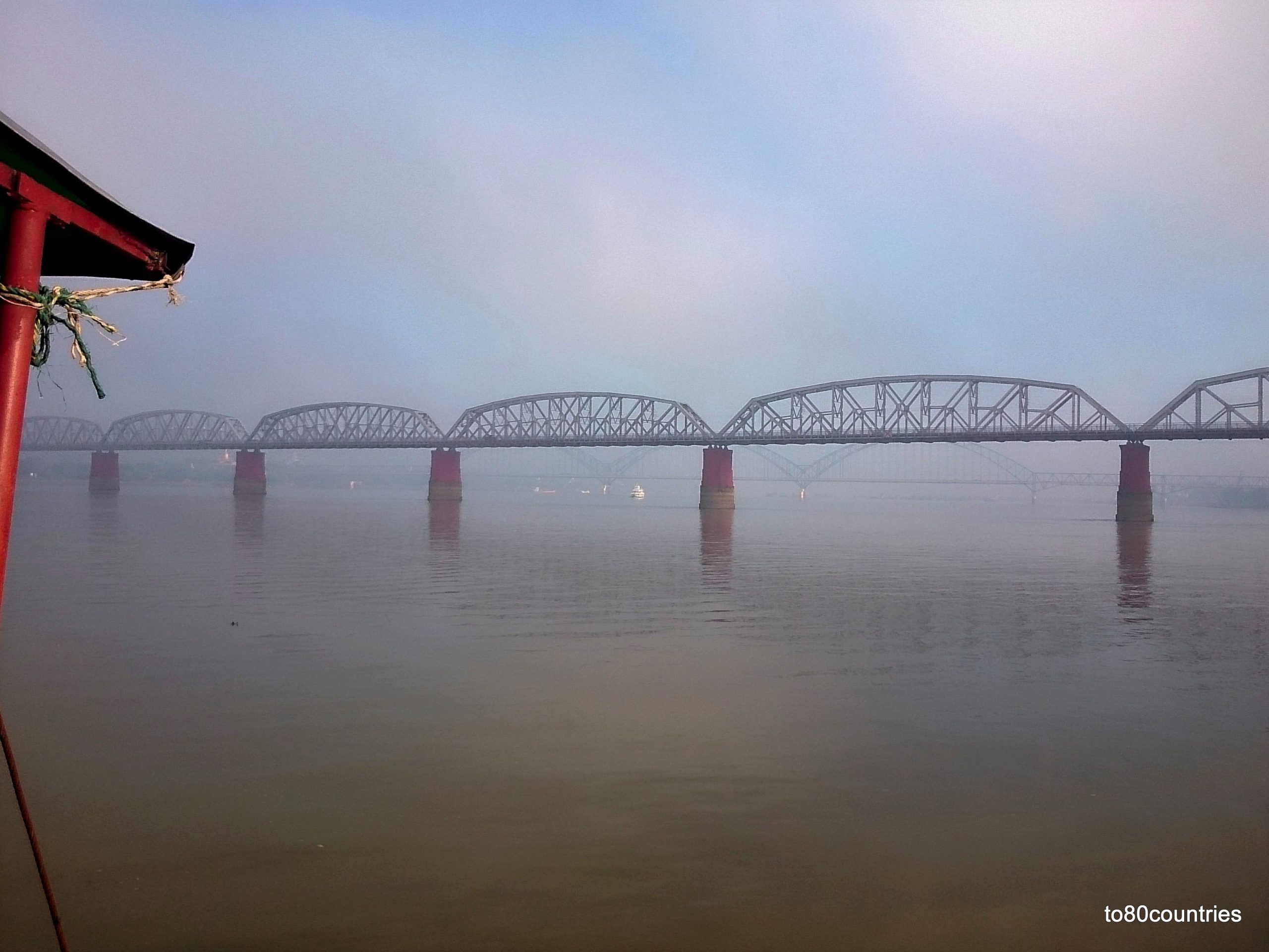 Eisenbahnbrücke über den Irrawaddy bei Sagaing