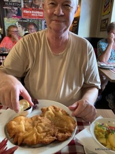 "Wiener Wia-z haus" - Gebackenes Schweineschnitzel