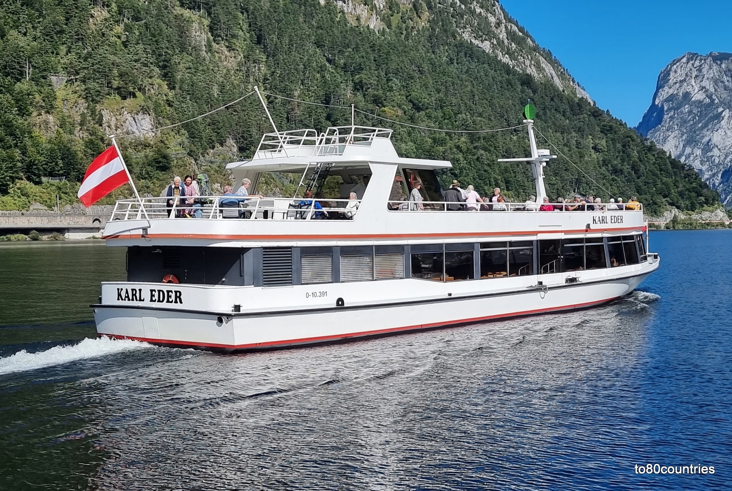 MS Karl Eder bei Ebensee im Salzkammergut