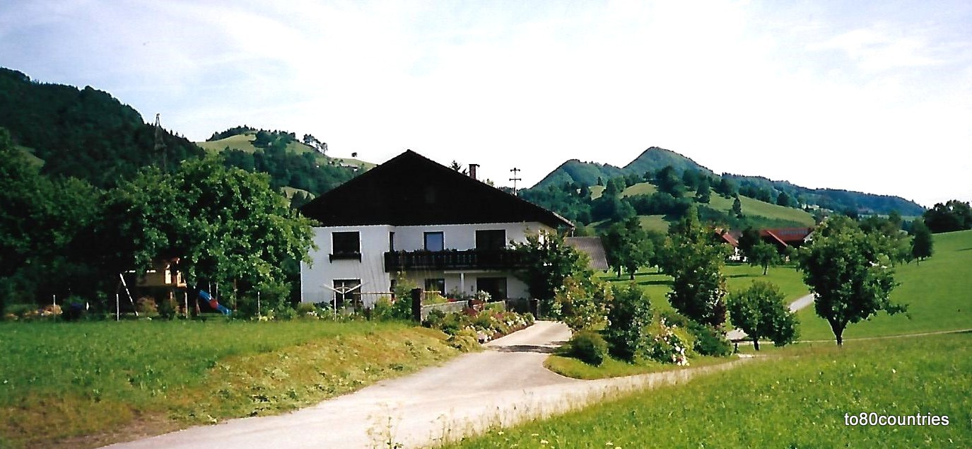 Lehnerhof oberhalb des Enns-Radweg