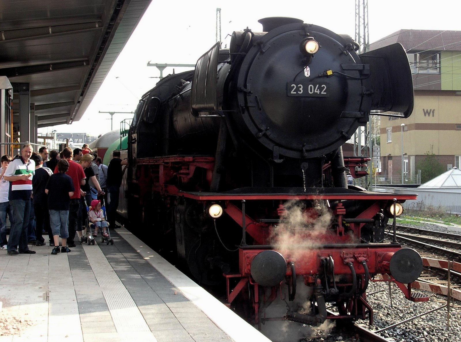 Dampflokomotive 23042 in Worms
